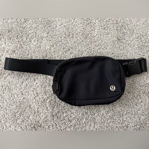 Lululemon belt bag 1L